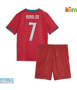 Billiga Portugal Cristiano Ronaldo #7 Hemmatröja Barn VM 2026 Kortärmad (+ Korta byxor)